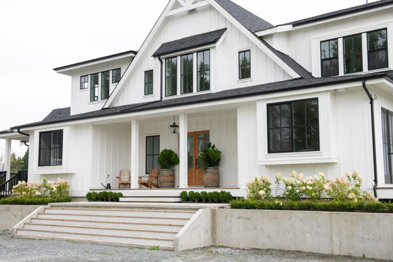 33 Gorgeous Suburban Houses (Ideas You’ll Love)