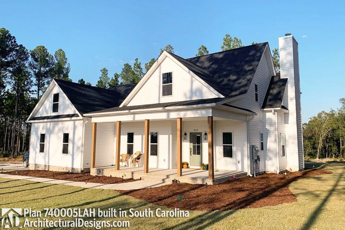 The garage area layout is on the left side of this version of the home.