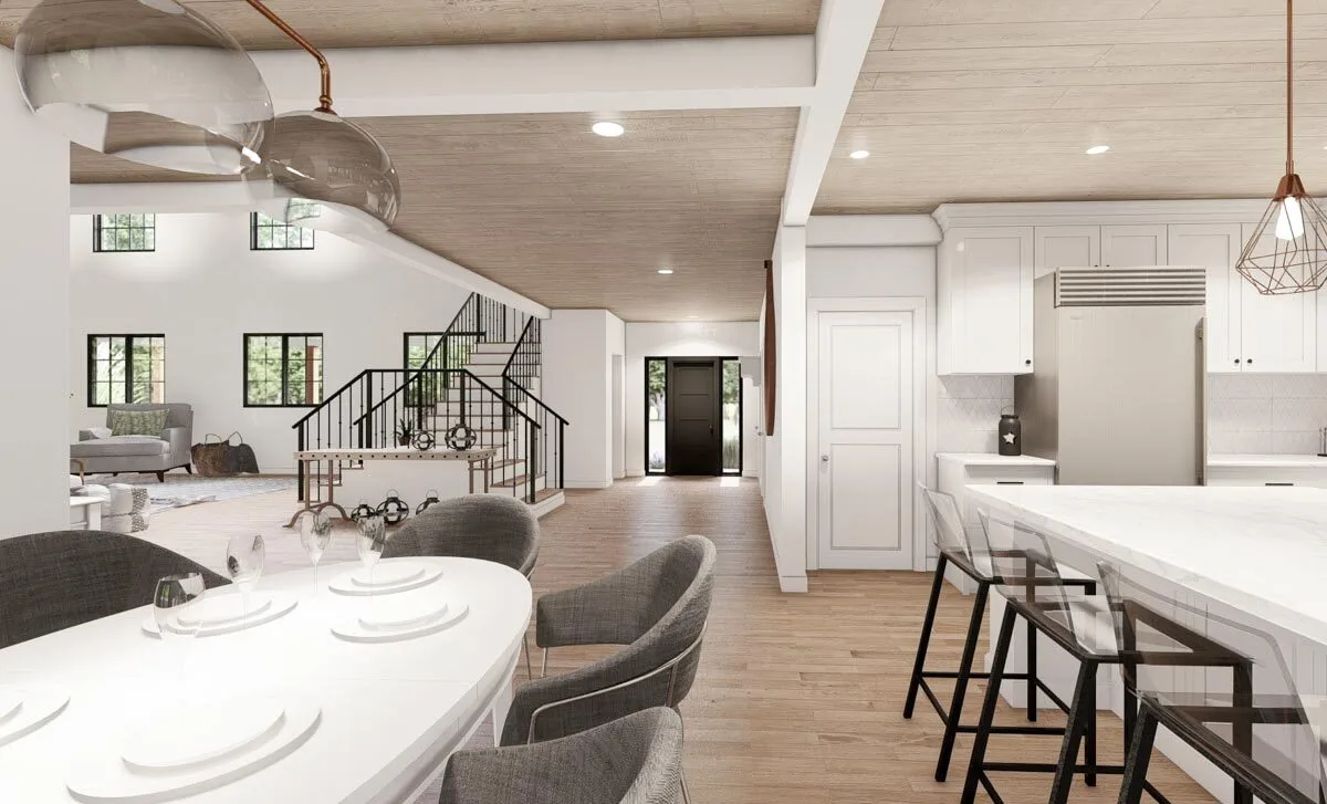 The dining area's expansive view really gives you a sense of comfort and freedom.