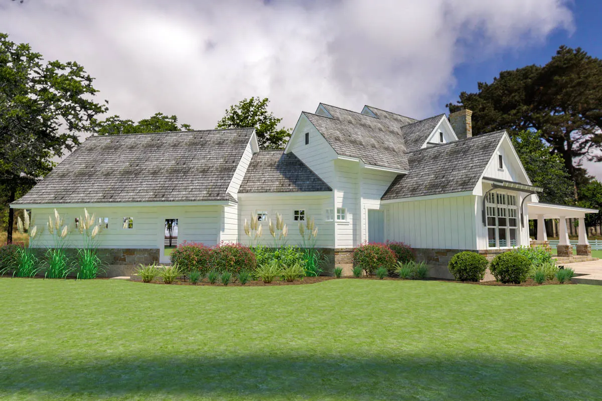 A spacious backyard of the farmhouse is ready for extra activities.