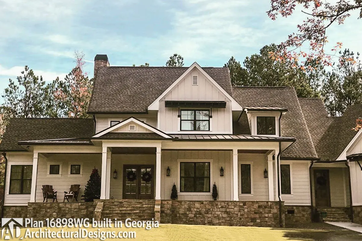 This version features a rustic-style farmhouse that appears nostalgic.