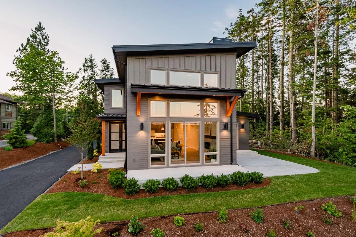 With a tranquil aspect of the house facade nicely matches its surroundings.