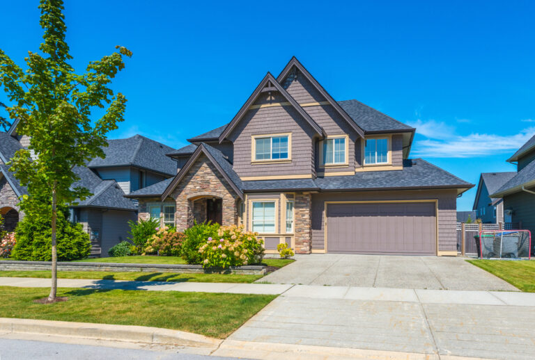 22 Beautiful House Exterior Brick Color Schemes (Pics to Inspire)
