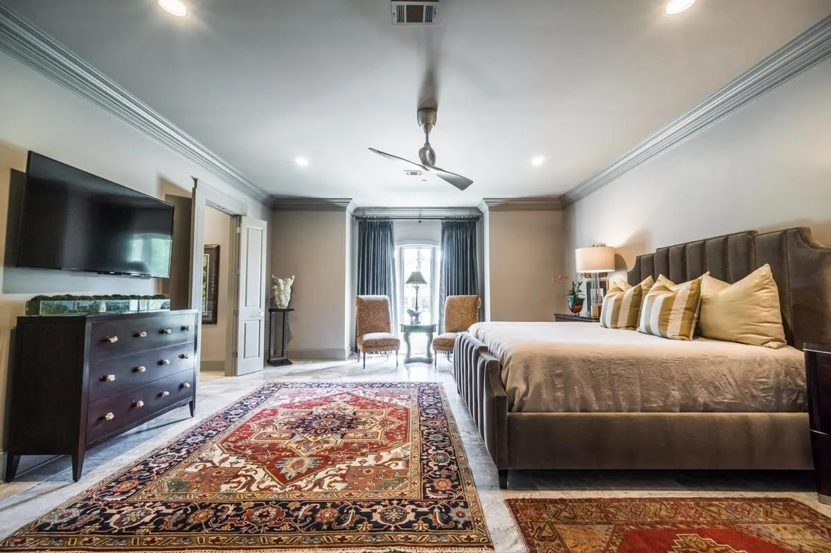 Bedroom with vintage-style décor and furnishings.