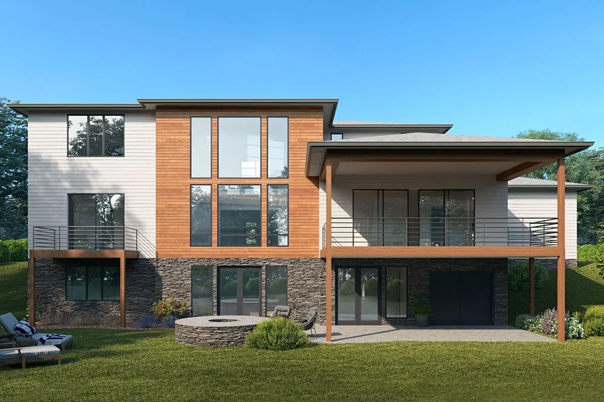 Spacious yard and deck at the back of the house.