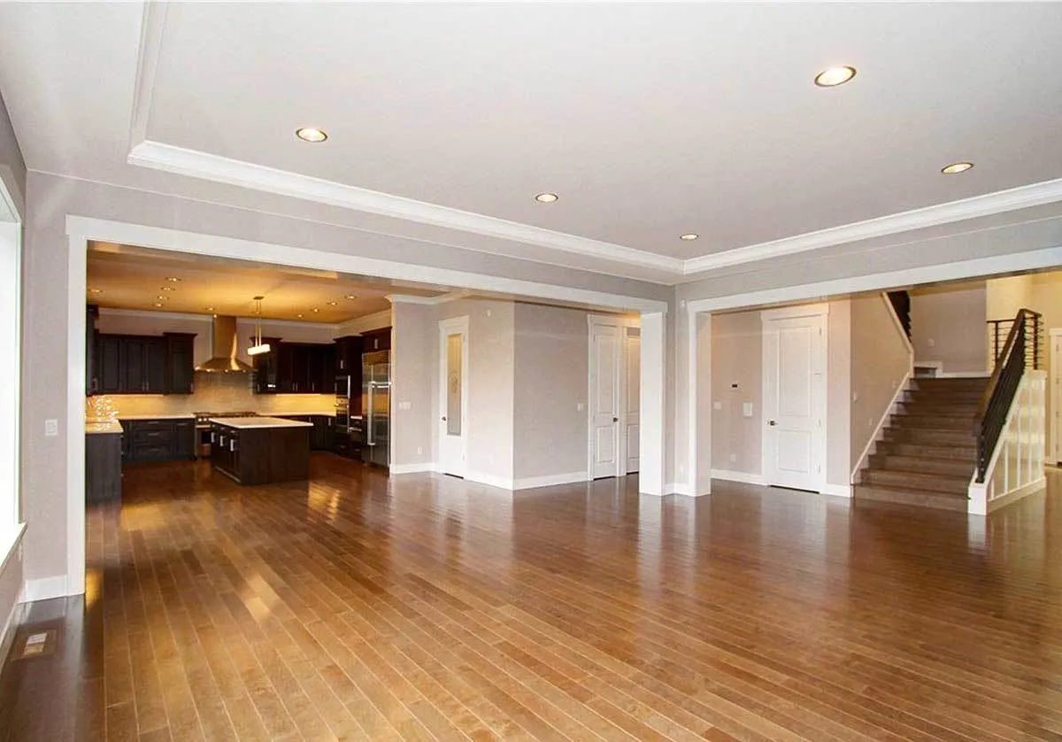 The wider look from the edge of the living area beside the kitchen area
